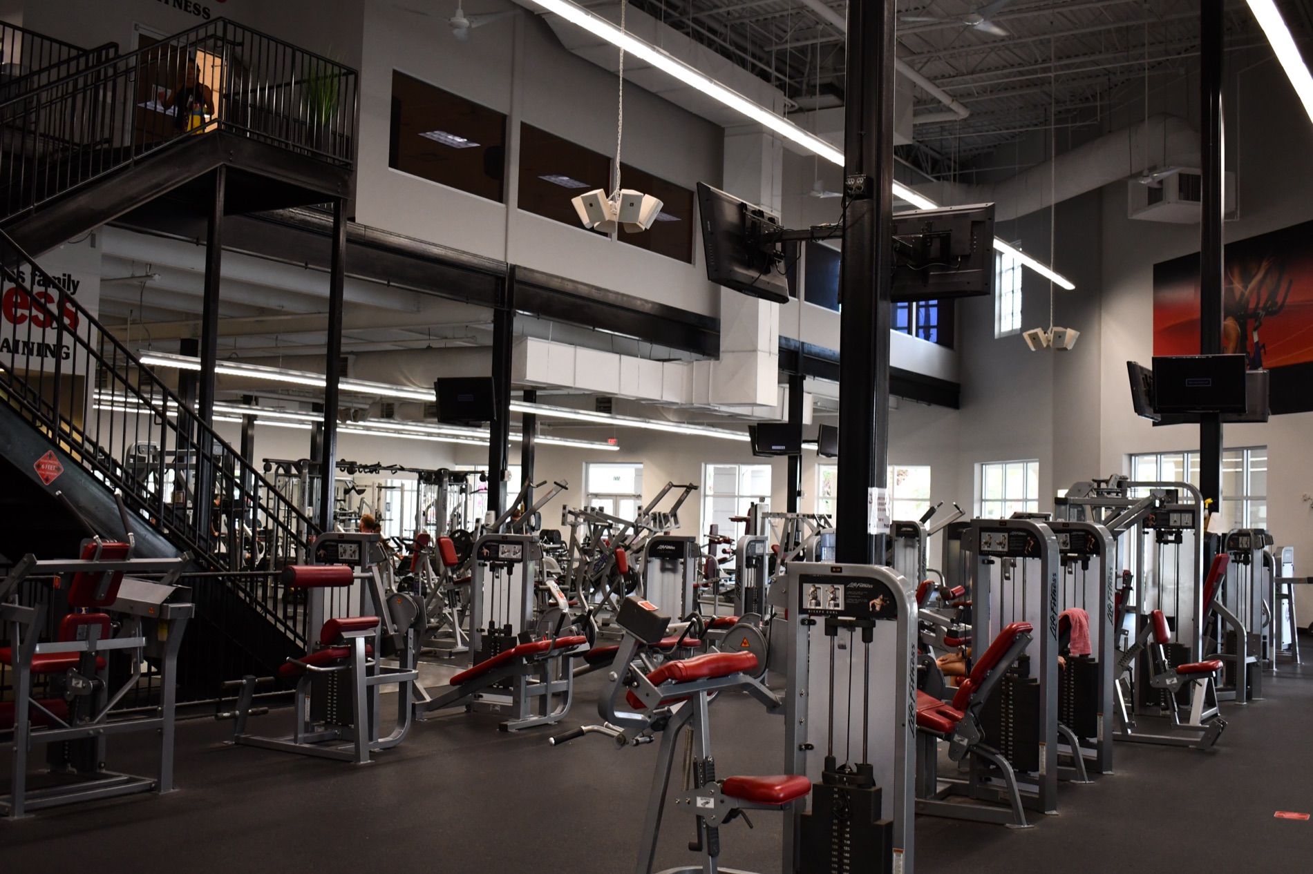 Two-story machine floor